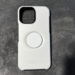 Otterbox commuter series with pop it for iPhone 13 Pro Max -great condition
